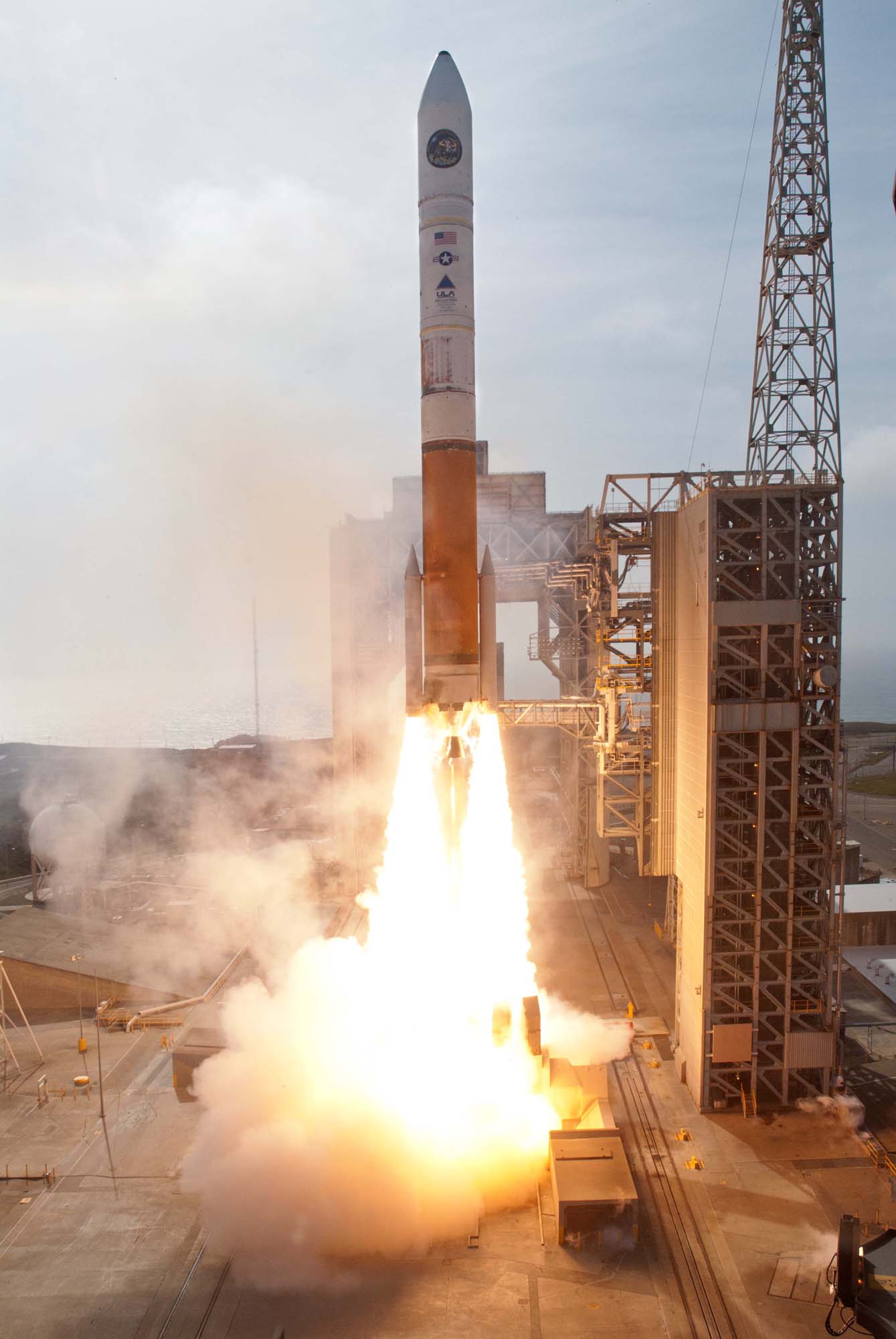 Rocket Launches Secret Spy Satellite for US Military